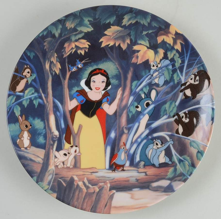 Snow White & The Seven Dwarfs A Surprise In The Clearing - Boxed by Edwin Knowles-1