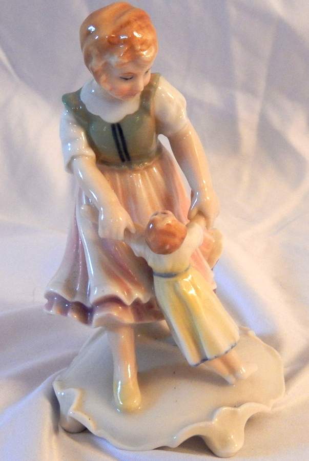 Karl Ens Figurine Sisters - No Box by Karl Ens-1