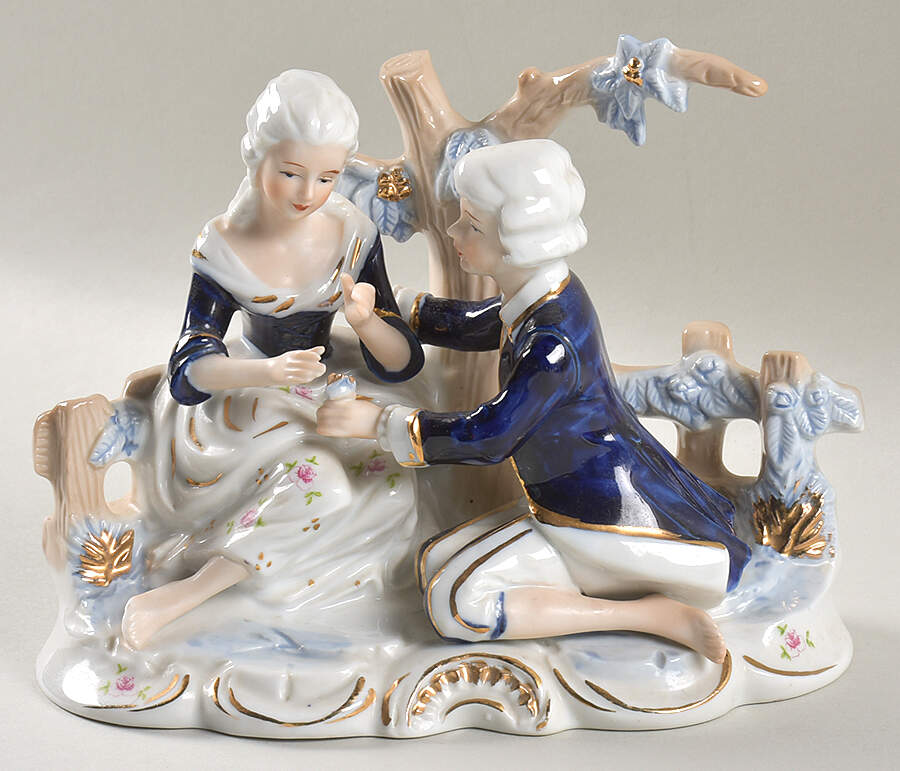 KPM Figurines Romance Couple - No Box by KPM-1