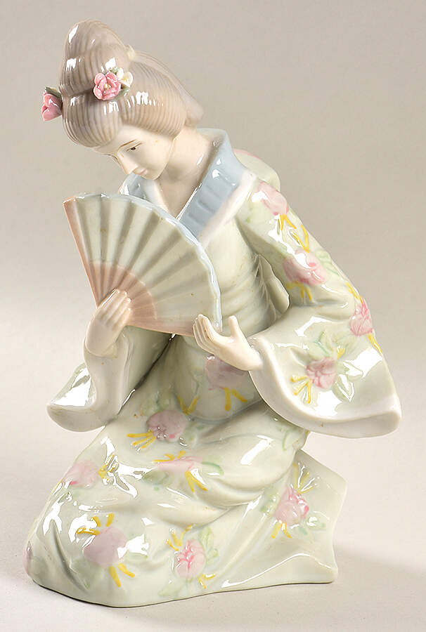 KPM Figurines Oriental Lady With Fan - No Box by KPM-1