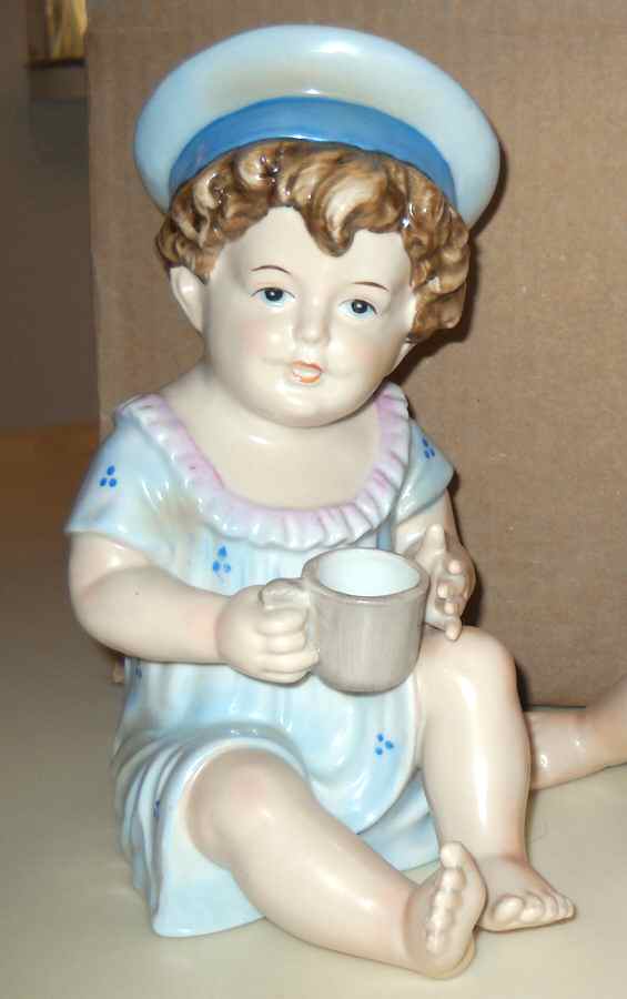 KPM Figurines Piano Boy W/ Cup - No Box by KPM-1
