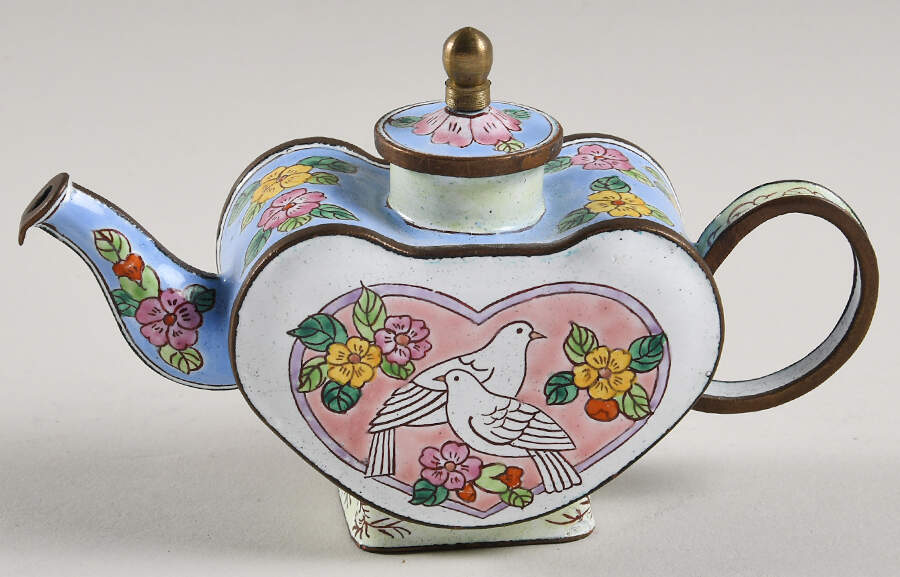 Enamel Teapots 2 Doves In A Heart - Boxed by Kelvin Chen-1