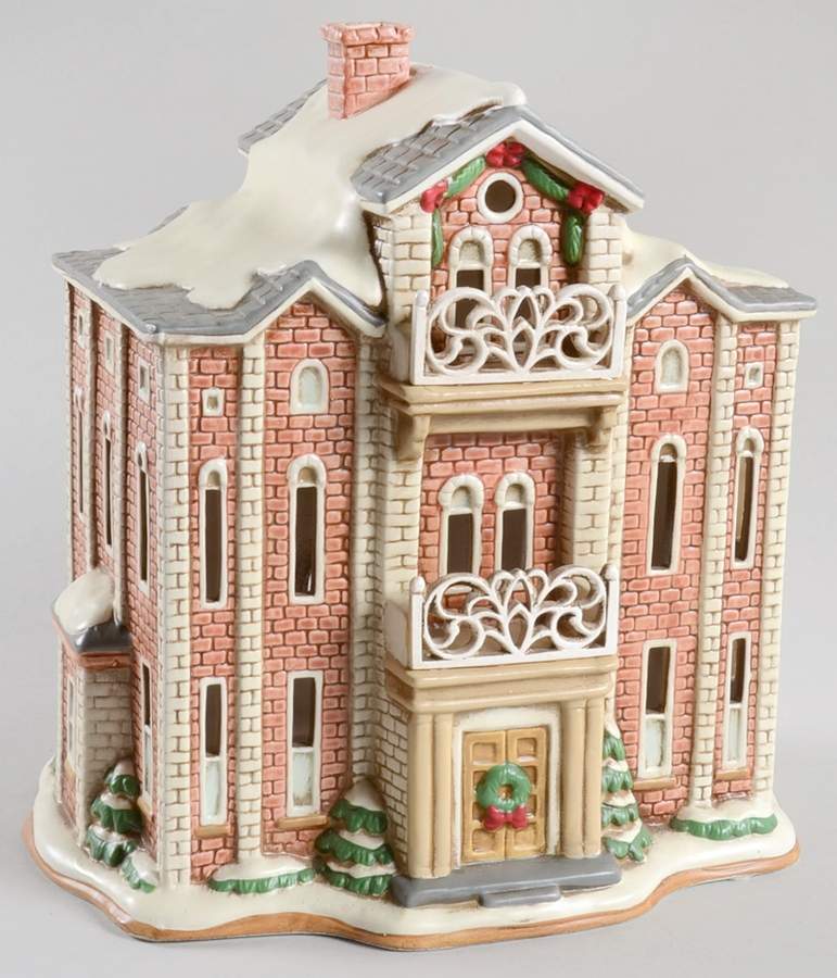 Colonial Village The Baron Mundt Manor - Boxed by Lefton-1