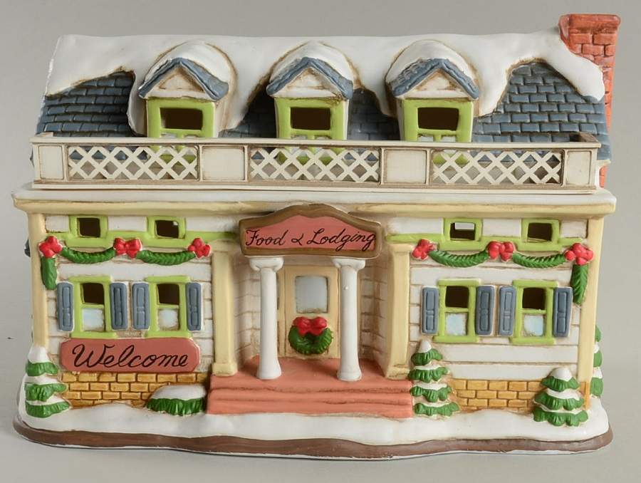 Colonial Village Bayside Inn - Boxed by Lefton-1