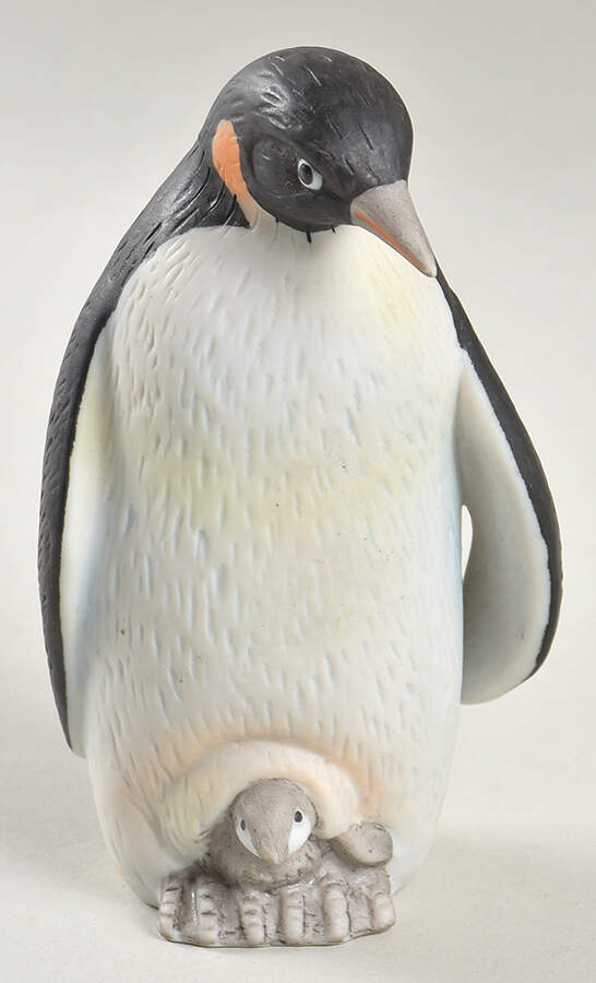 Lefton Figurines Emporer Mother Penguin & Baby - No Box by Lefton-1