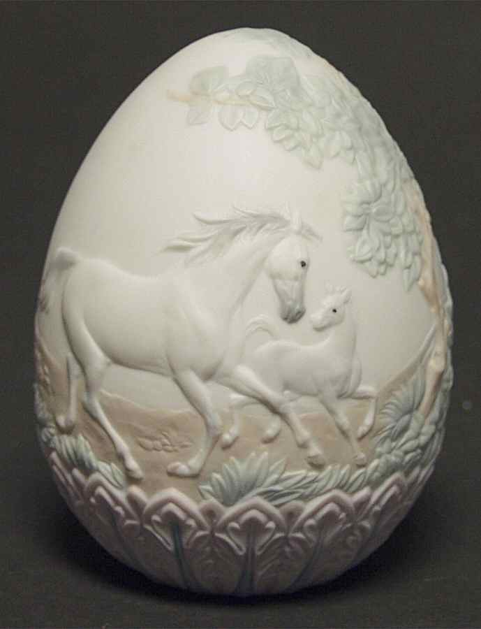 Annual Egg 1995-Mare & Foal - Boxed by Lladro-1
