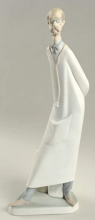 Professionals Doctor-Reduced Size - No Box by Lladro-1