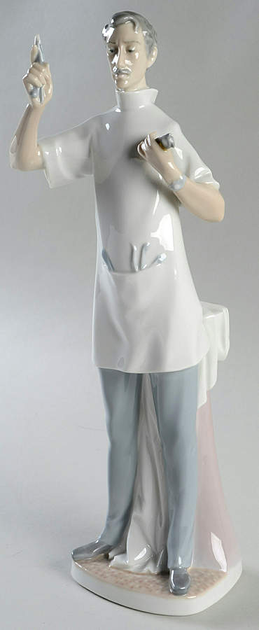 Professionals Dentist (Reduced Size) - No Box by Lladro-1
