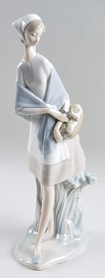 Women with Baskets Girl With Basket - No Box by Lladro-1
