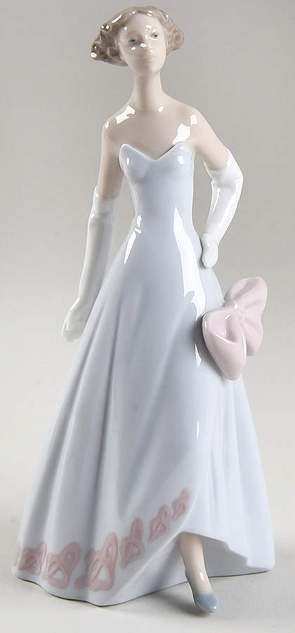 Elegant Ladies On The Runway - Boxed by Lladro-1