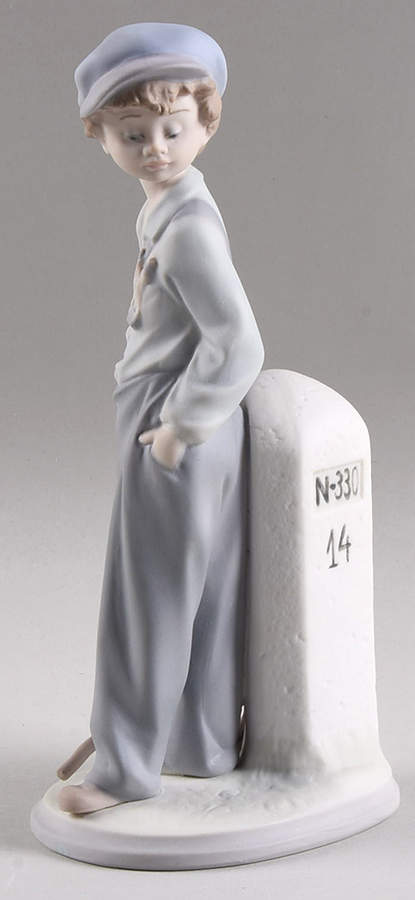 Men and Boys The Wanderer - No Box by Lladro-1