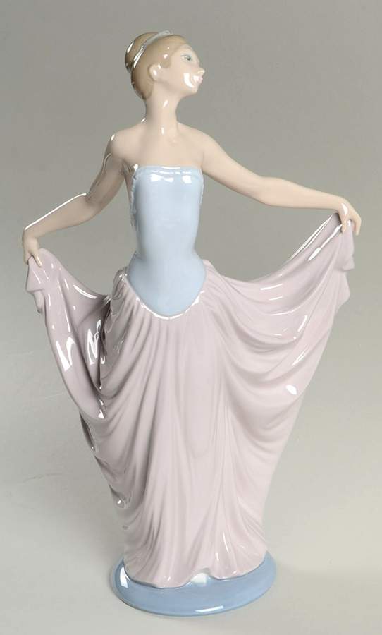 Dance Dancer-Hands Holding Pink Skirt - No Box by Lladro-1