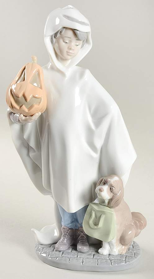 Children Playing Trick Or Treat - Boxed by Lladro-1