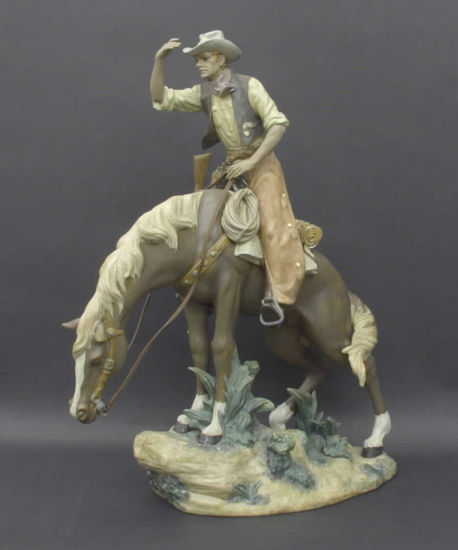 Professionals Trail Boss - No Box by Lladro-1