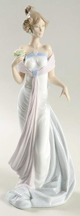 Elegant Four Seasons Summer Infatuation - Boxed by Lladro-1