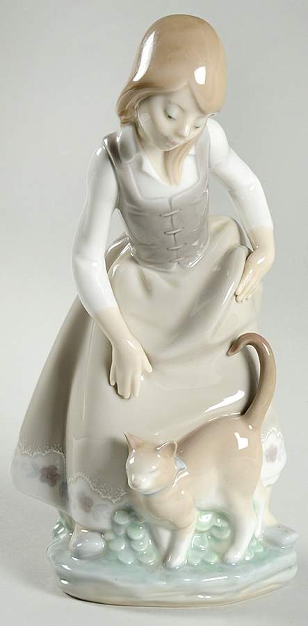 Children with Animals Little Girl With Cat - No Box by Lladro-1