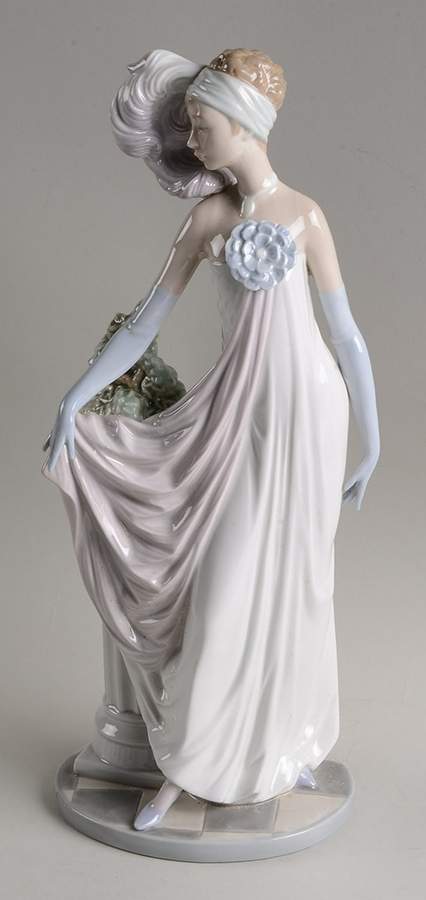 Sophisticated Ladies Socialite Of The 20's - No Box by Lladro-1