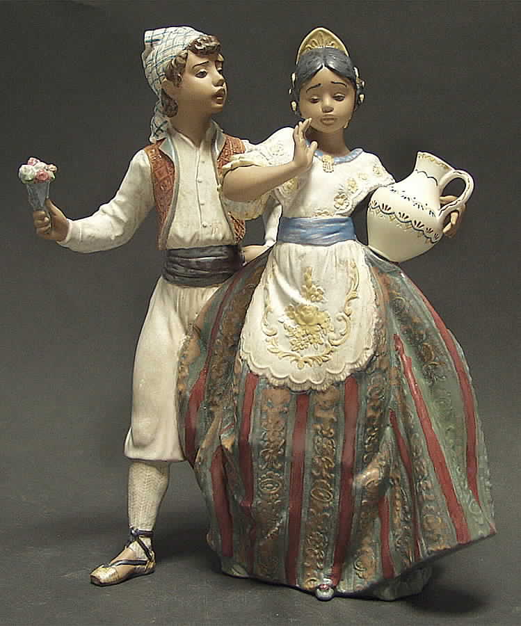 Valencian Valencian Courtship - No Box by Lladro-1