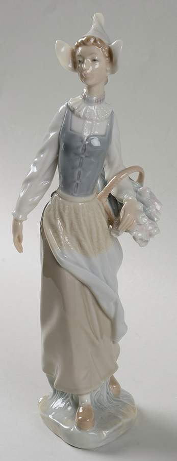 European Dutch Girl - Boxed by Lladro-1