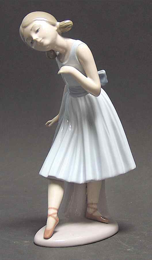 Dance Taking A Bow - Boxed by Lladro-1