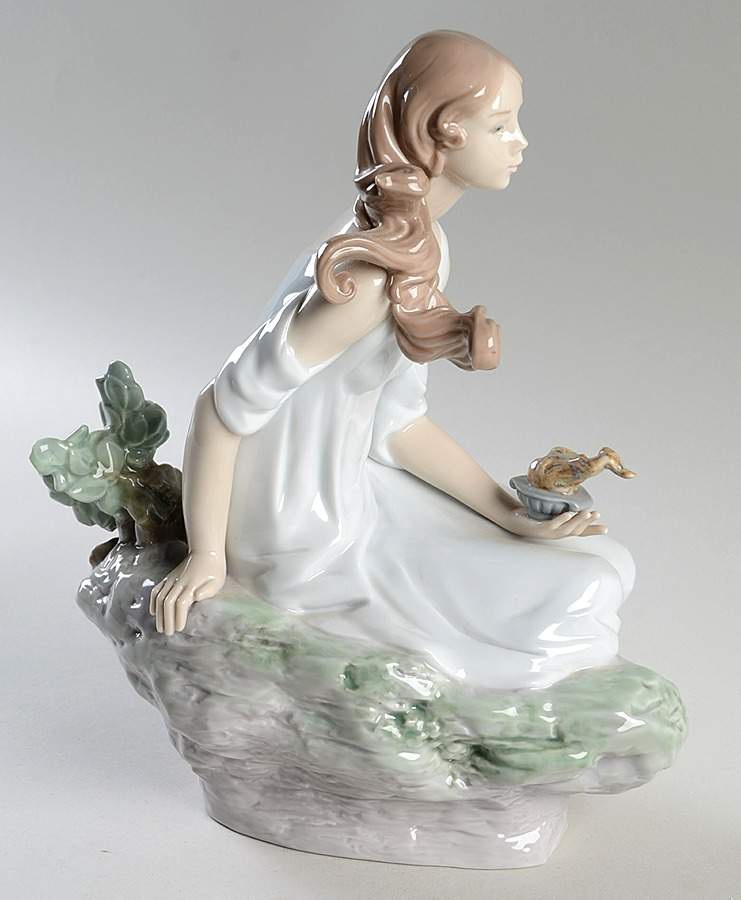 Young Women The Muse - Boxed by Lladro-1