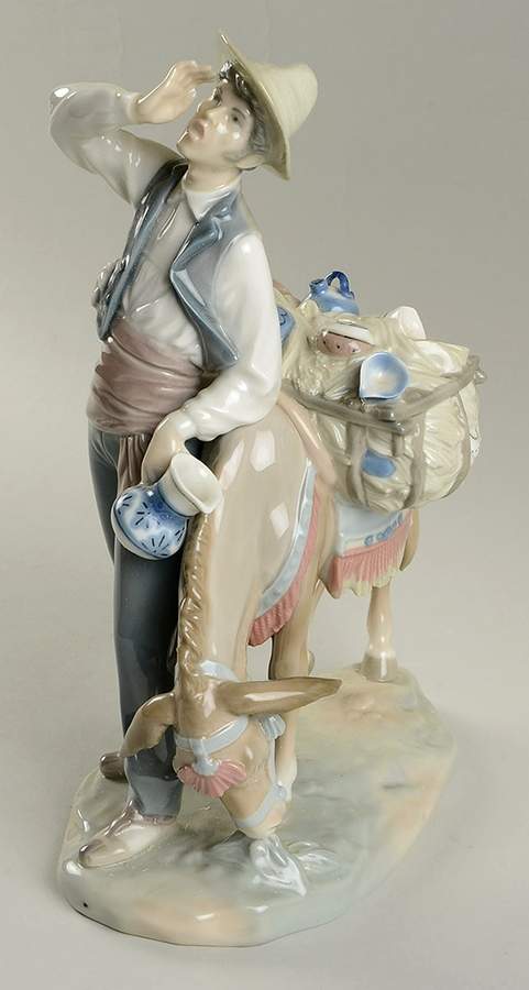 Professionals Typical Peddler  - No Box by Lladro-1