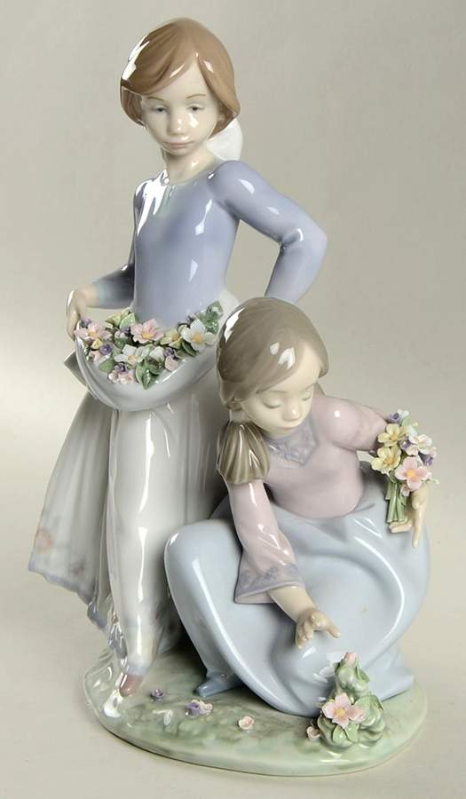Children with Flowers Friendship In Bloom - Boxed by Lladro-1