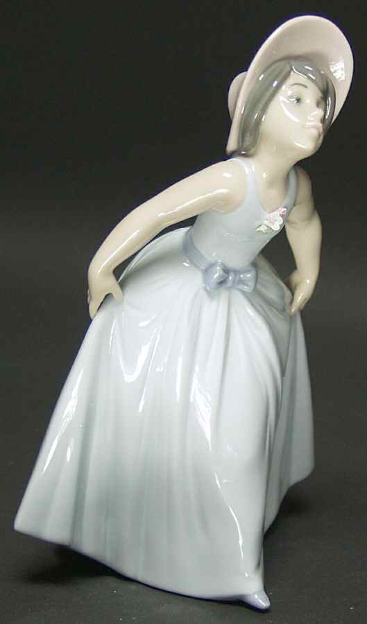 Chiquitinas with Hat Daisy - With Box by Lladro-1