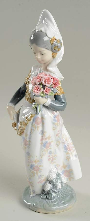 Valencian Valencian Lady - Boxed by Lladro-1