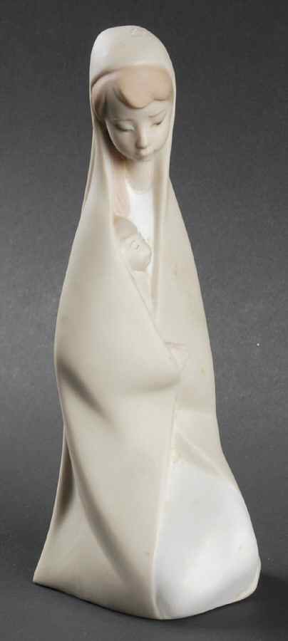 Religious and Nativity Girl With Child-Madonna - No Box by Lladro-1