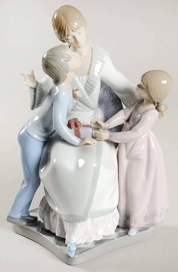 Women and Children A Gift Of Love - Boxed by Lladro-1