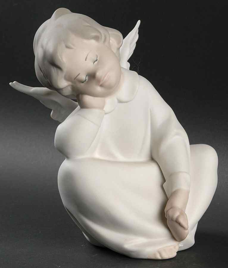 Angels and Cherubs Cherub, Dreaming - Boxed by Lladro-1