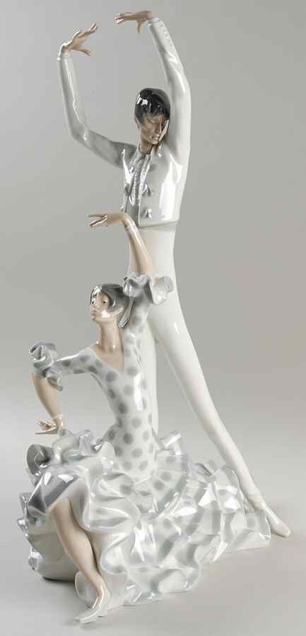 Valencian Flamenco Dancers - Boxed by Lladro-1