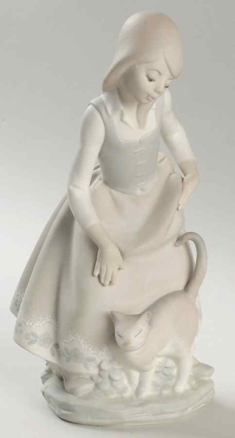 Children with Animals Little Girl With Cat - No Box by Lladro-1