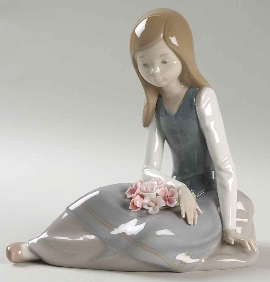 Children with Flowers Nostalgia - No Box by Lladro-1