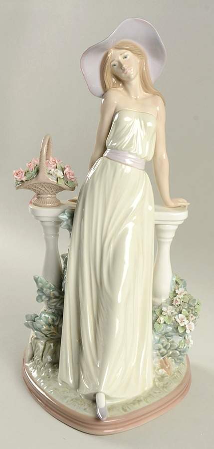 Elegant Ladies Time For Reflection - No Box by Lladro-1