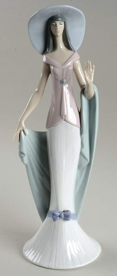 Elegant Ladies Lady Of Nice - Boxed by Lladro-1