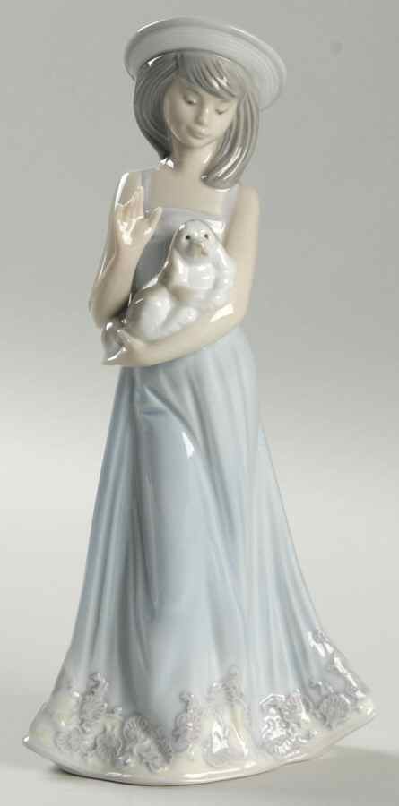 Straw Hat Girls Elizabeth - Boxed by Lladro-1
