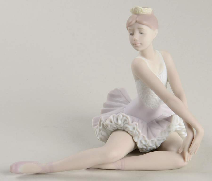 Dance Graceful Pose - No Box by Lladro-1