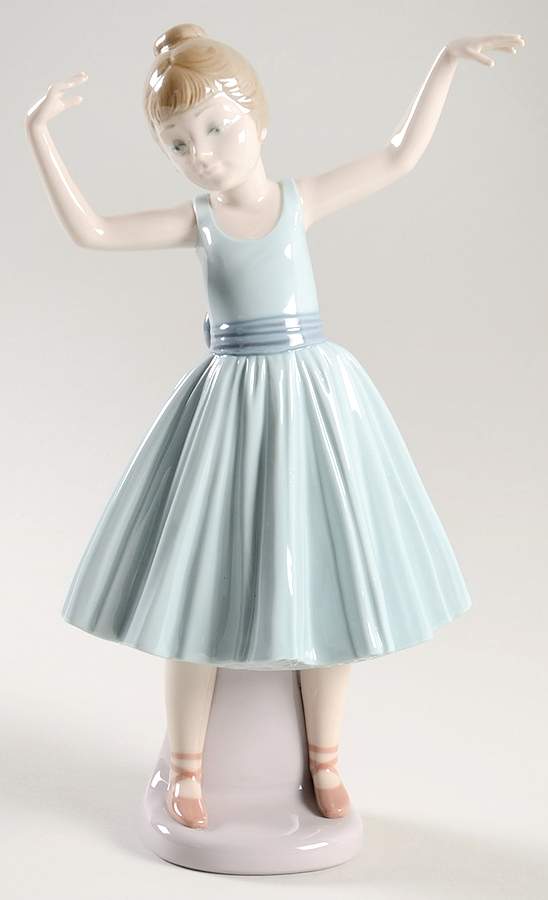 Dance Ballet First Step - No Box by Lladro-1