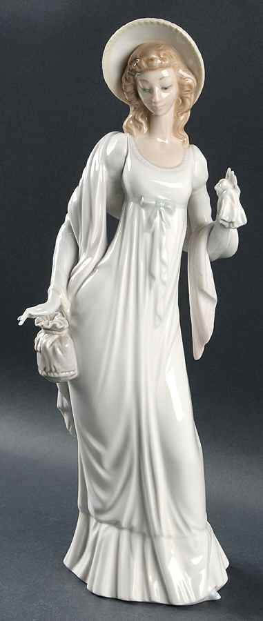 Elegant Ladies Dainty Lady - No Box by Lladro-1