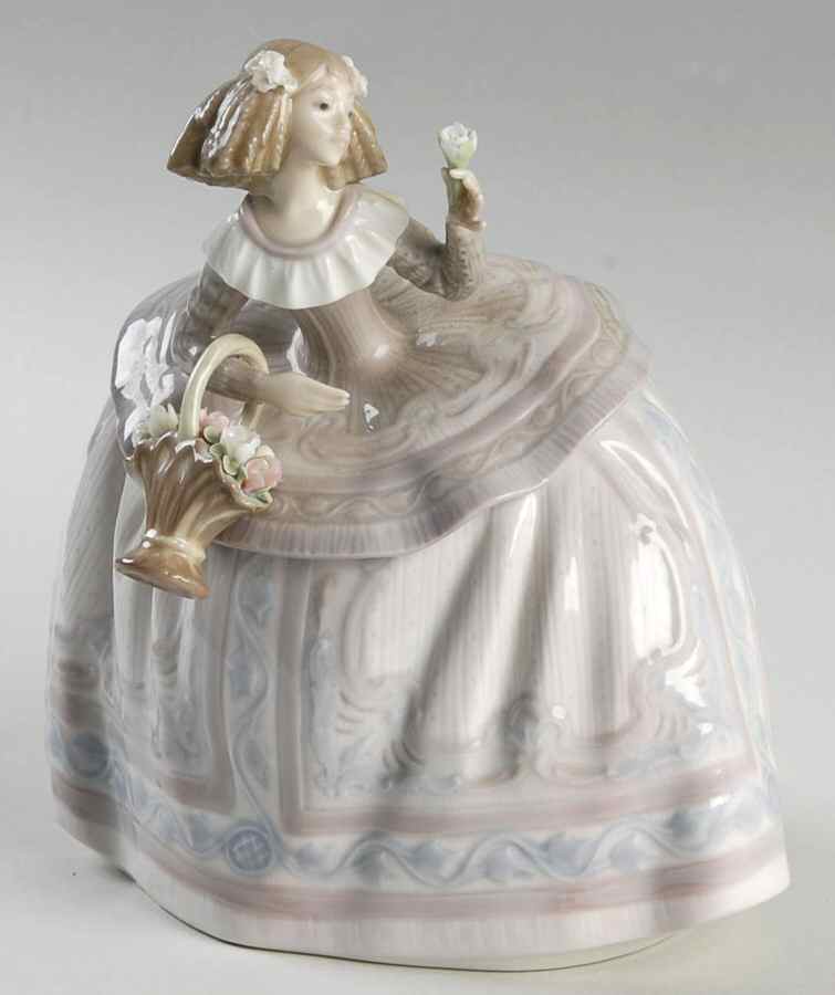 Marie Antoinette Costumes Teresa - No Box by Lladro-1
