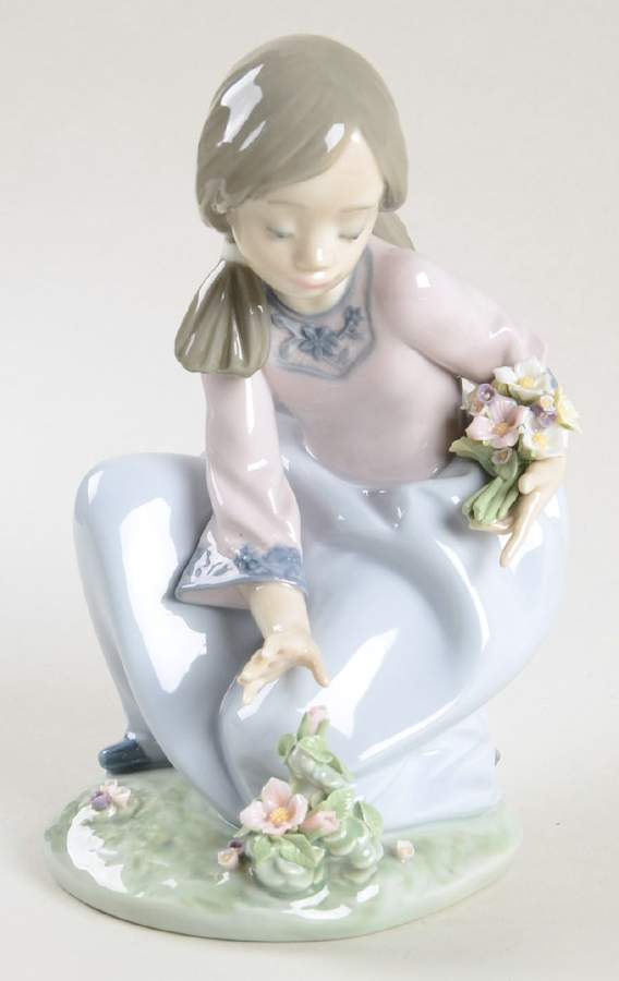 Children with Flowers Bouquet Of Blossoms - Boxed by Lladro-1