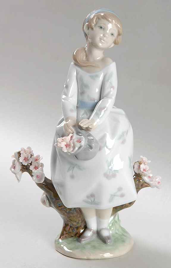 Romance (Singles) A Walk Through Blossoms - No Box by Lladro-1