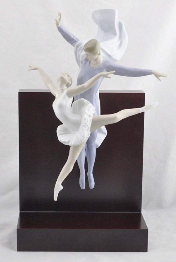 Dance Graceful Moment - No Box by Lladro-1