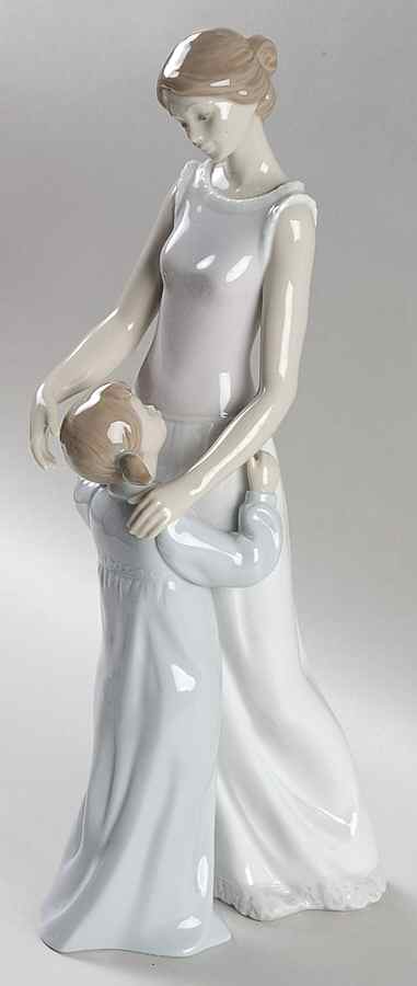 Women and Children Someone To Look Up To - No Box by Lladro-1