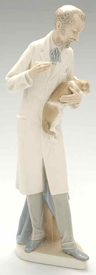 Professionals Veterinarian - No Box 42 by Lladro-1