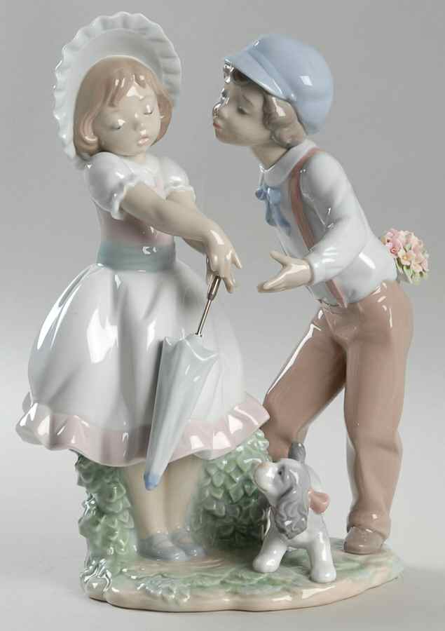 Romance (Couples) A Kiss For A Flower - Boxed by Lladro-1