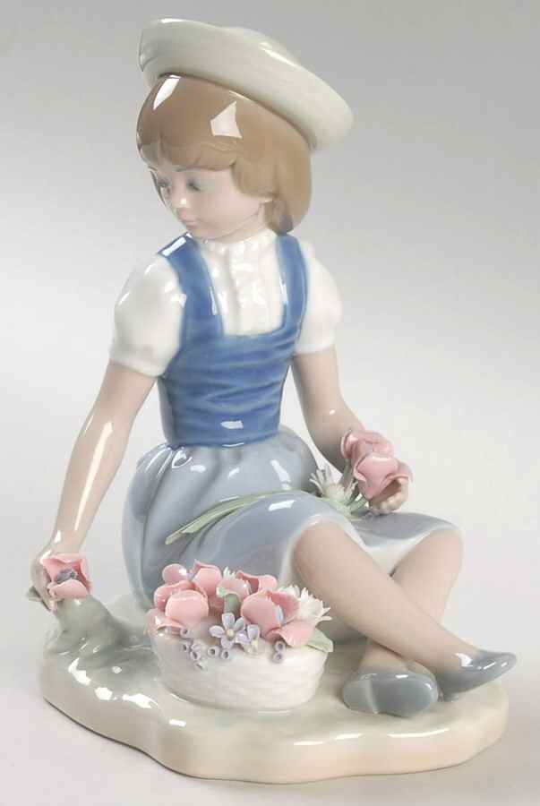 Children with Flowers Picking Flowers - No Box by Lladro-1