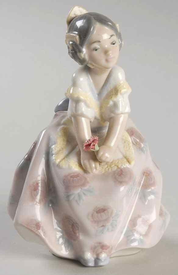 Valencian Lolita - No Box by Lladro-1